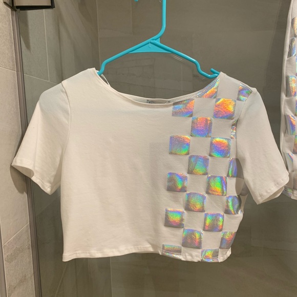 SOLD..2pc Holographic skirt set - Picture 4 of 7